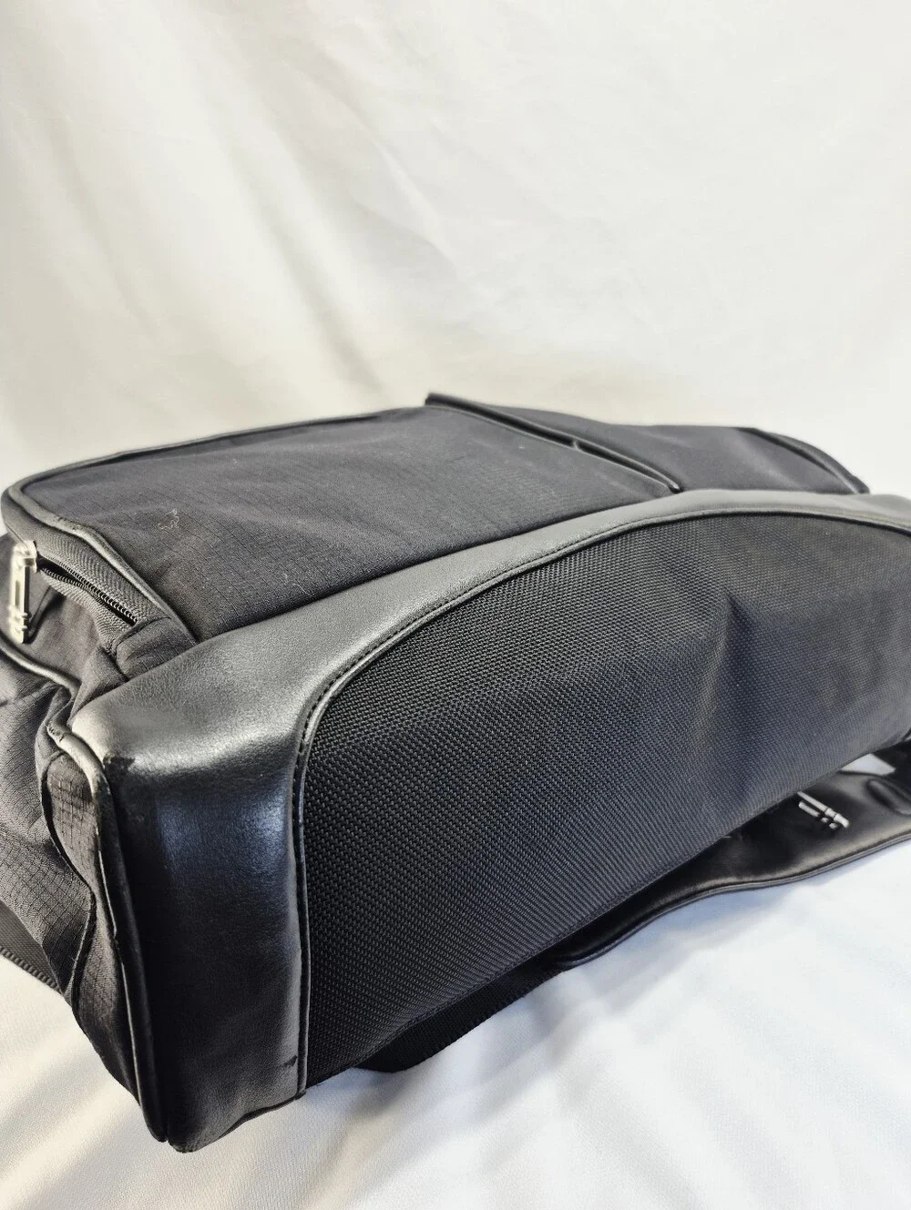 Tumi Expandable Laptop Briefcase Ballistic Nylon Multi Pocket Black Strap 25720